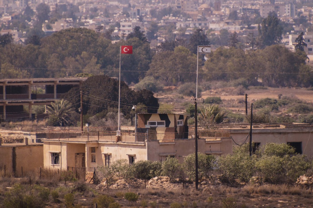 NicolasBay_'s tweet image. Chypre est occupée à 37% par la Turquie depuis un demi siècle.
Le territoire chypriote est séparé en deux, violant ainsi la souveraineté et l’intégrité territoriale d’un des États membres de l’UE.