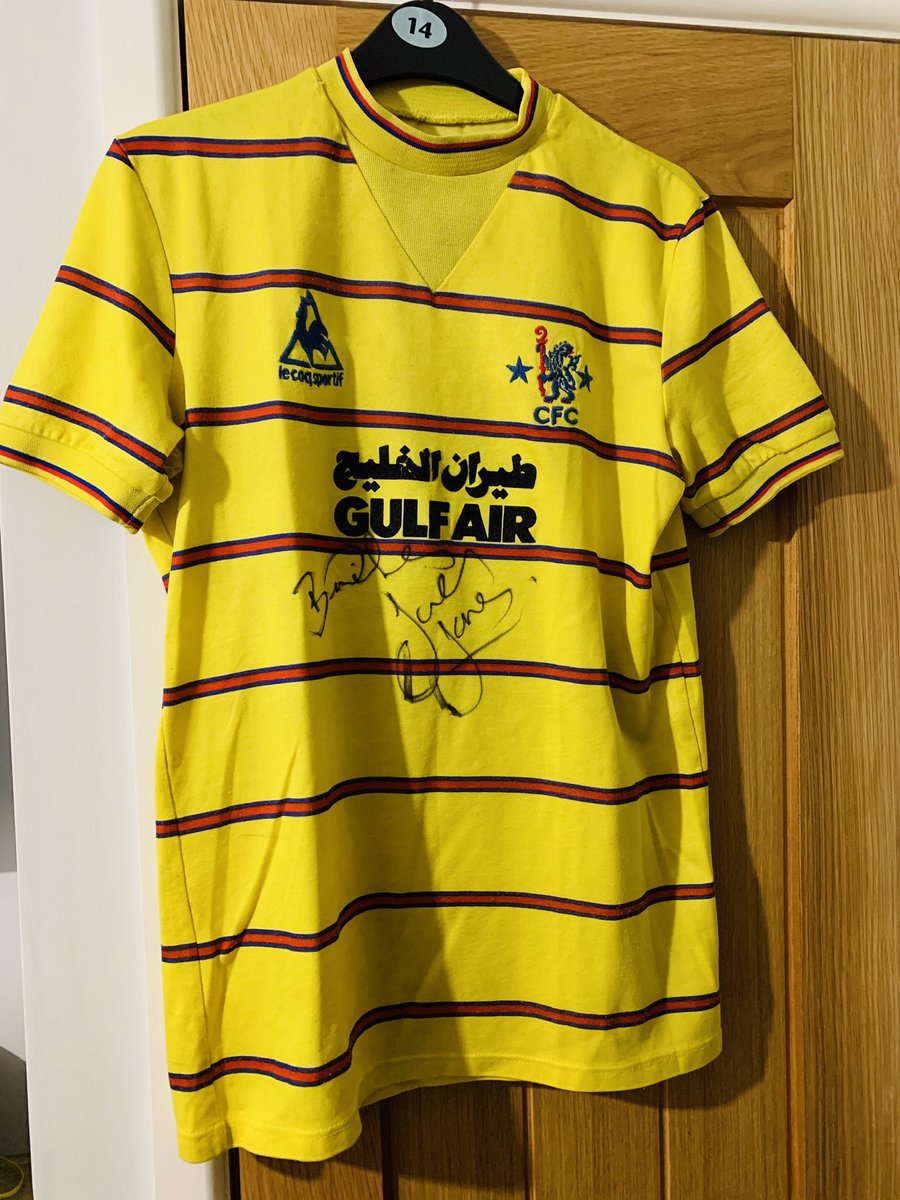 Choked to hear of the passing of one of my Chelsea heroes and all round top bloke Joey Jones 😢
Promised me one of his shirts if we got Promoted in 1983/84 &amp; never let me down 💙
RIP Joey gone but will never be forgotten 💙 #Chelsea #comealongandsingthissong