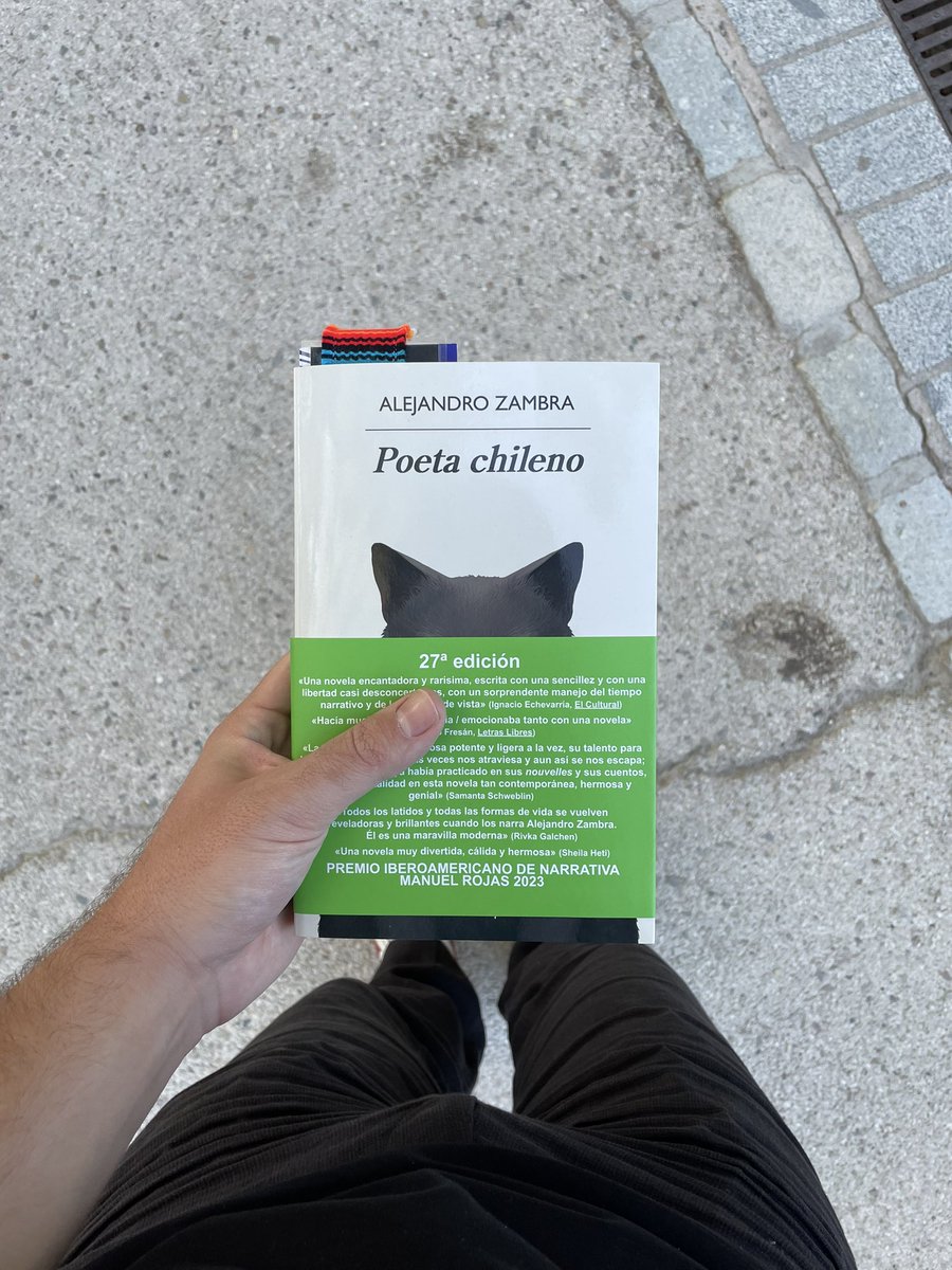 Empezar lecturas que te apetecen es una forma de vivir en la que me quedaría siempre.

Poeta chileno. Alejandro Zambra.