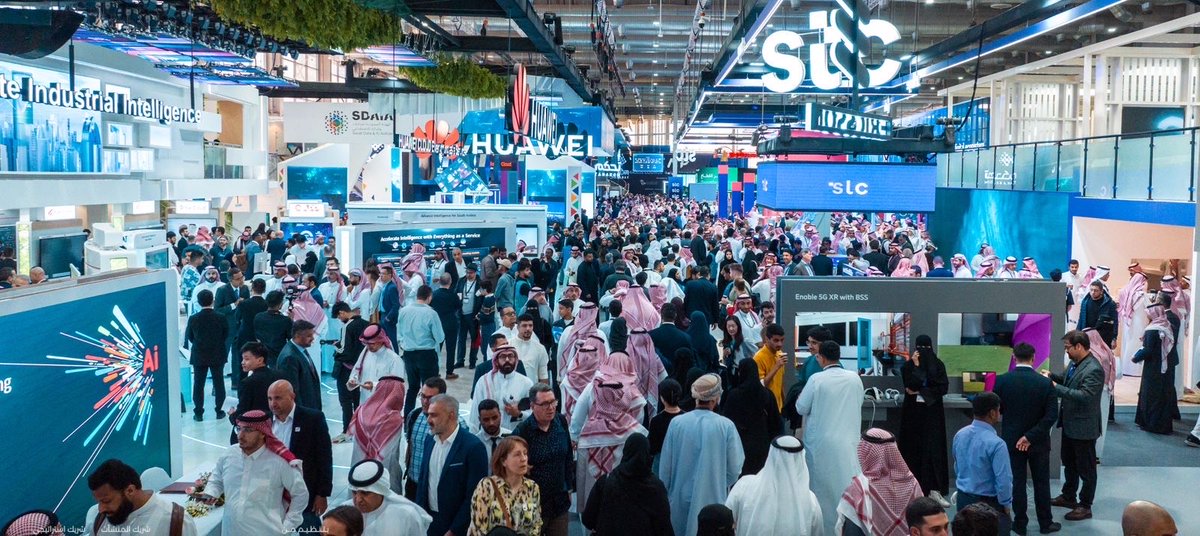 MadeinSaudi's tweet image. قفز عدد الشركات الناشئة الأجنبية المرخصة في السعودية إلى 550 شركة في منتصف 2025 بزيادة 118% عن العام الماضي، وفقًا لـ@MISA:
• 364 ترخيصًا لحاضنات ومسرعات من @MonshaatSA
• دعم فعاليات مثل #ليب و #بيبان
• بيئة مرنة وجاذبة عالميًا