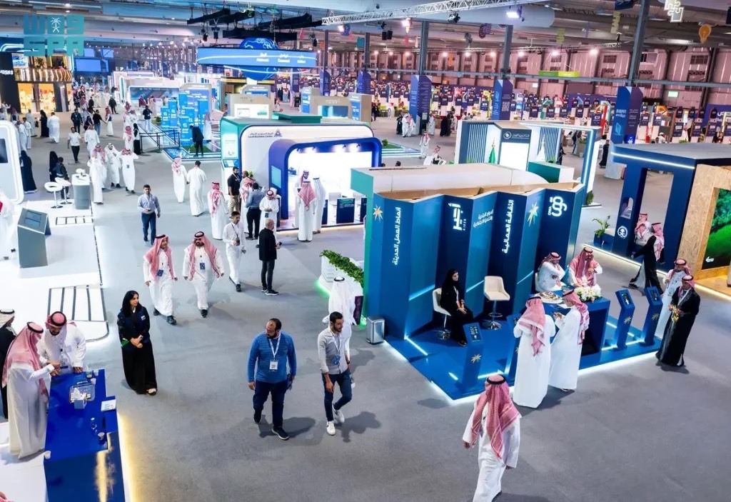 MadeinSaudi's tweet image. قفز عدد الشركات الناشئة الأجنبية المرخصة في السعودية إلى 550 شركة في منتصف 2025 بزيادة 118% عن العام الماضي، وفقًا لـ@MISA:
• 364 ترخيصًا لحاضنات ومسرعات من @MonshaatSA
• دعم فعاليات مثل #ليب و #بيبان
• بيئة مرنة وجاذبة عالميًا