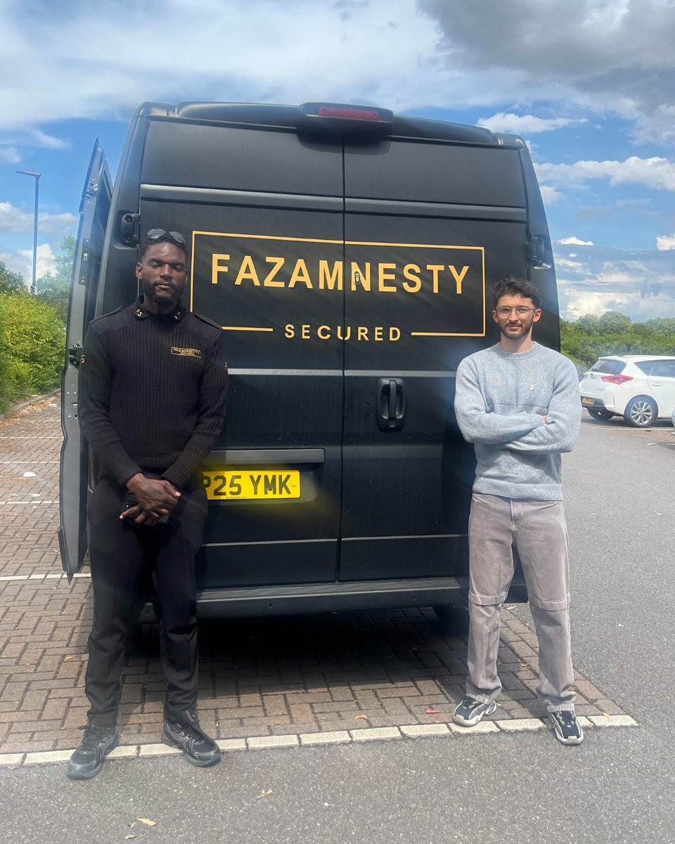 kinsellatrust's tweet image. We were grateful to welcome the Fazamnesty's Surrender Van to Barking. Faron Paul the driving force behind it has been doing incredible work tackling knife crime. It's encouraging to see the @ukhomeoffice supporting these vital efforts across the country. loom.ly/cvsE3-w