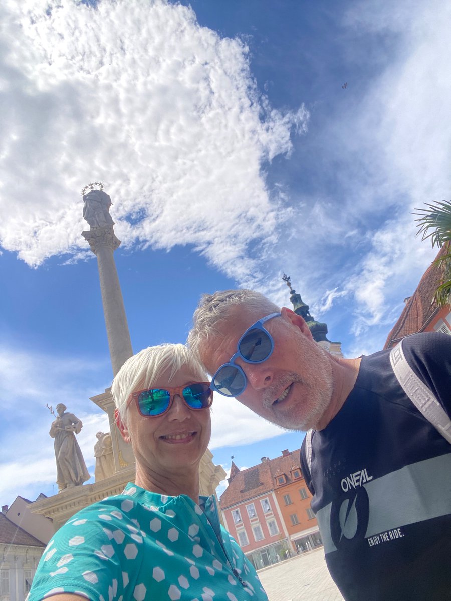 paradaplesa's tweet image. Stirje selfiji na 76 km kolesarjenju od Spilje- Bad Radkesburg in nazaj💪 mal sem zmahana in z zadnjico danes pocivava, za @bojan pozar pa mala mal’ca🤷♀️ cez par dni pa ponovno na katero od mnogih avstrijskih kolesarskih poti💪 jaz namrec kolesarim samo po urejenih kolesarskih…