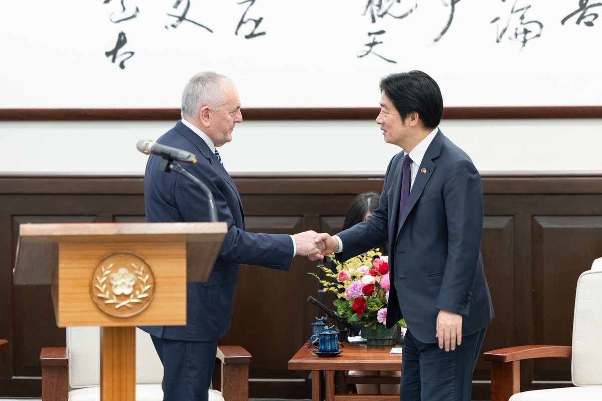 ChingteLai's tweet image. A warm welcome to the cross-party parliamentary delegation led by @JMcGuinnessTD, a longtime friend of #Taiwan who has helped our partnership with #Ireland grow. Looking forward to taking cooperation to higher levels in technology, education & more.