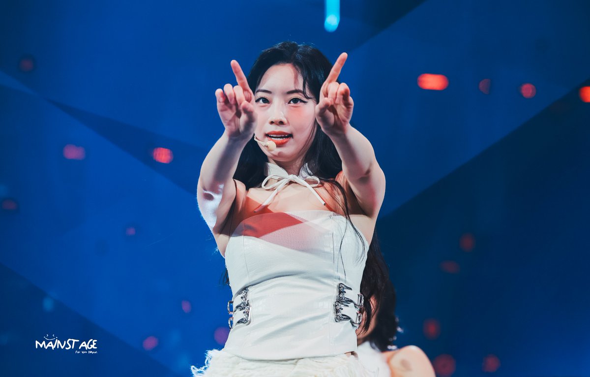 MAINSTAGE_tw's tweet image. 250720 ✨
#DAHYUN #다현 #ダヒョン #트와이스 #TWICE #TWICE_THISISFOR_WORLD_TOUR
@JYPETWICE