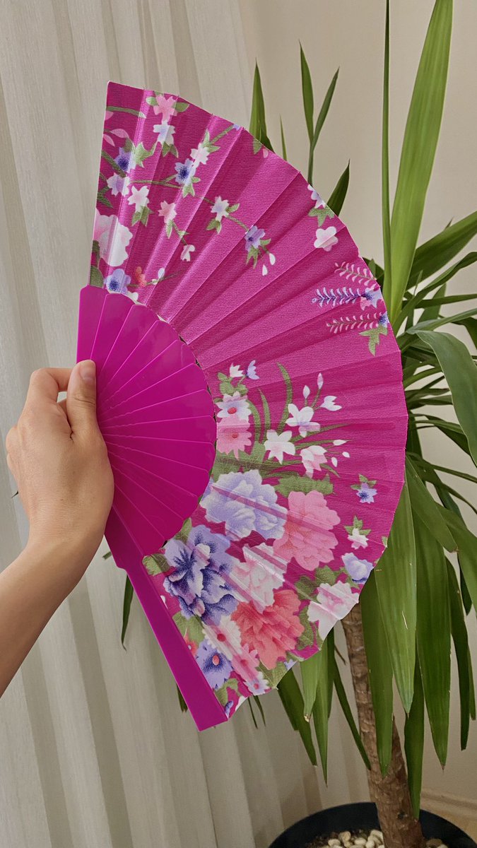 Pembe çiçek yelpazesi
Alırım bi hayırlı olsun 🪭🧚🏻‍♀️