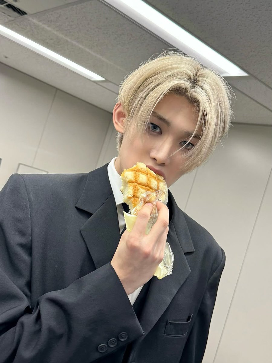 that salad looks good