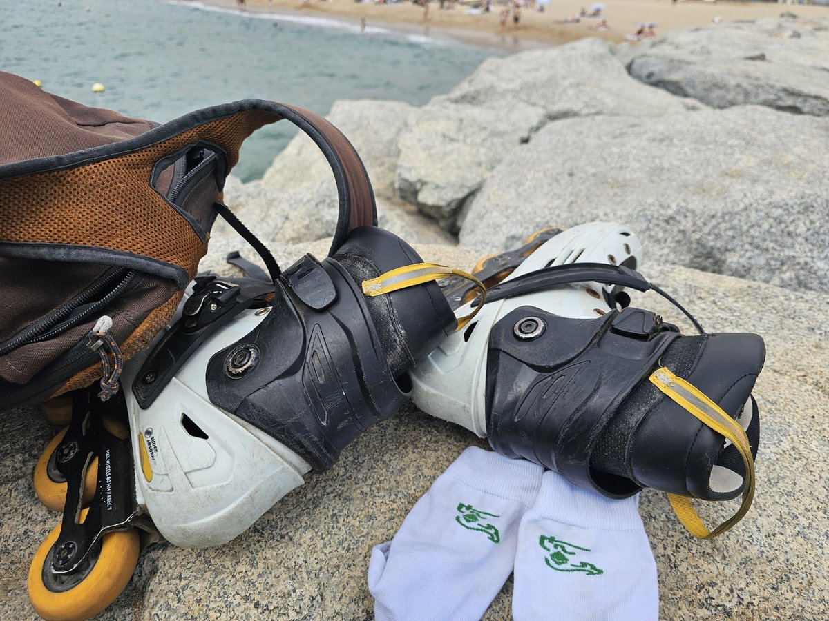 Atlas_VIA's tweet image. todays office (and thanks @ETHWarsaw for the socks!)