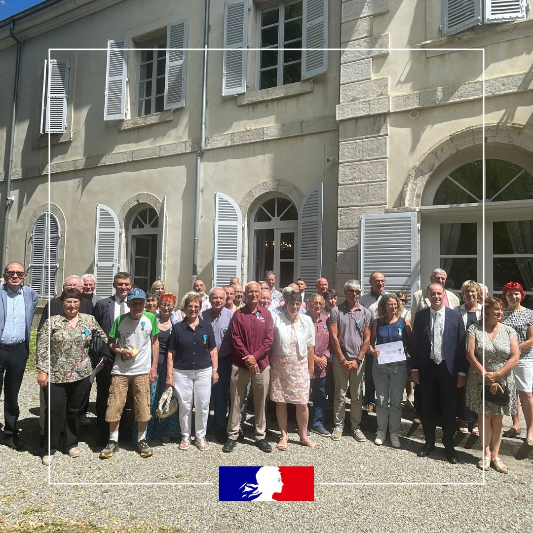 🎖️ Ils font vivre le sport, la jeunesse et la vie associative au quotidien… et aujourd’hui, ils ont été récompensés !

🏅 30 récipiendaires ont été décorés pour leur action remarquable au service de la jeunesse, du sport et de la vie associative.