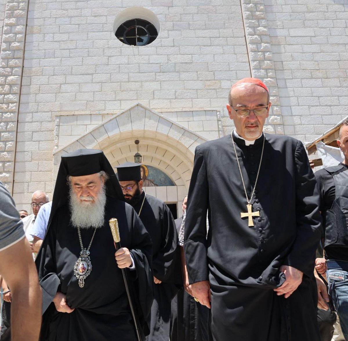 CatholicSat's tweet image. At a joint press conference with the Orthodox Patriarch of Jerusalem, Pierbattista Cardinal Pizzaballa says: “Christ is not absent from Gaza. He is there — crucified in the wounded, buried under rubble and yet present in every act of mercy, every candle in the darkness, every…