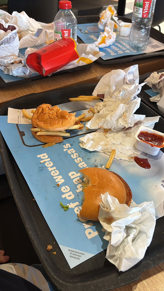 24u in de Mac is te zwaar voor <a href="/AlexT55003103/">EL CHACHI</a> 
#McDonalds