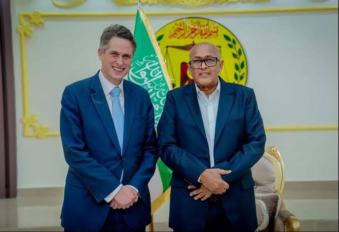 TheDailySomalia's tweet image. Somalia’s PM Hamza Abdi Barre calls on the Somali diaspora in the UK to actively protest against British lawmakers backing recognition of Somaliland