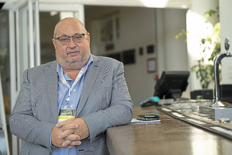 BuzinessX's tweet image. SIBANYE BUYS U.S. REFINERY FOR R1.49BN
Sibanye-Stillwater has bought US-based Metallix Refining for R1.49-billion, strengthening its recycling and refining operations.
The North Carolina firm recycles precious metals from industrial waste, offering Sibanye advanced technology…