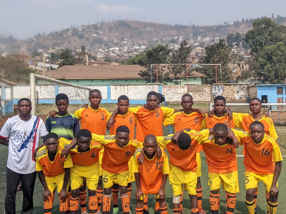 Mon équipe vient d'être qualifiée pour la finale de U17 organisée par la league du SUD-KIVU/RDC  au stade de la Concorde, commune de KADUTU, dans la ville de Bukavu !

Hon. MUTAMBULAPIPA Didier KATEMBERA