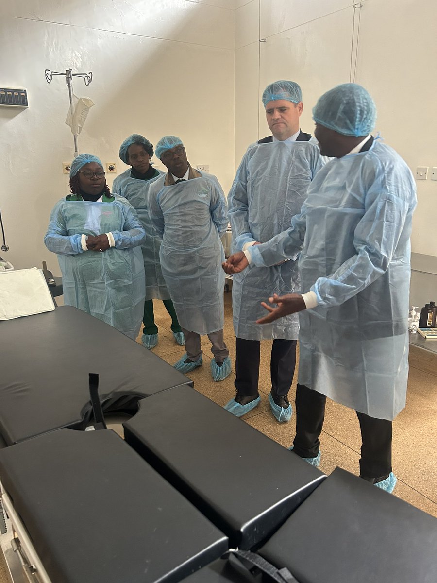 IrlAmbRSA's tweet image. Proud to see the impact that Irish Aid and partner support has on wellbeing and lives in vulnerable communities at Chegutu District Hospital, Zimbabwe during visit by @nealerichmond. #working4ireland