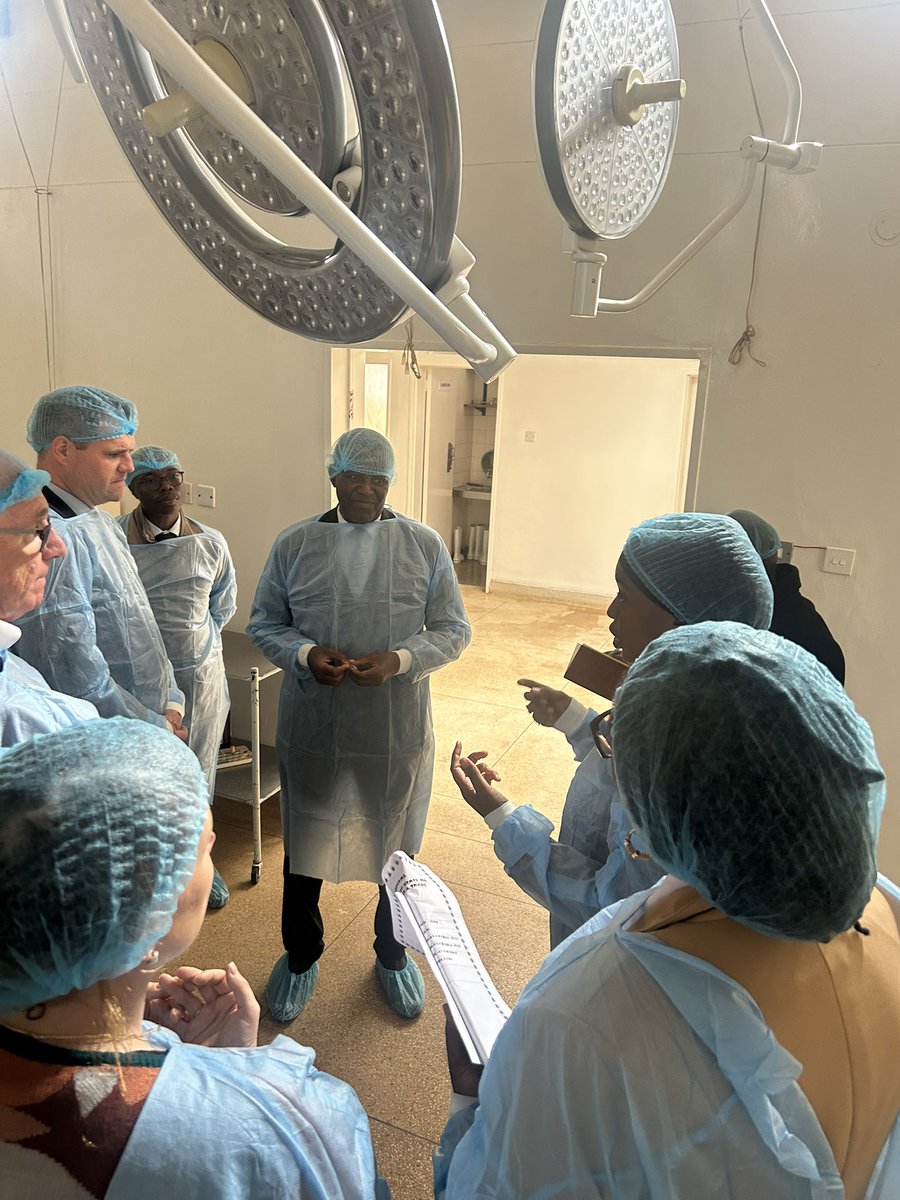 IrlAmbRSA's tweet image. Proud to see the impact that Irish Aid and partner support has on wellbeing and lives in vulnerable communities at Chegutu District Hospital, Zimbabwe during visit by @nealerichmond. #working4ireland