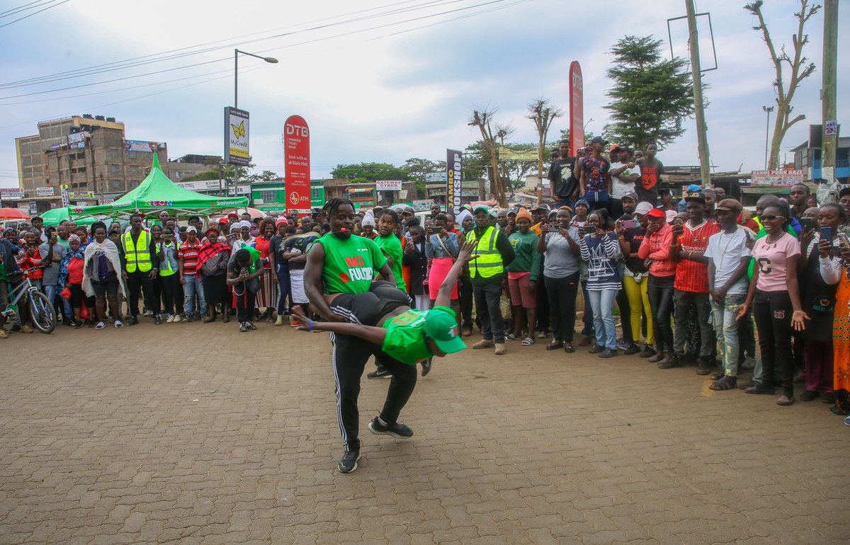 Bill_Murunga's tweet photo. If you’re in the Mountain, MPESA Sokoni festival is making its way to you this week be on the lookout. Also, take advantage of crazy discounts on https://t.co/97wpttH6Qu. @SafaricomPLC brings you Ziidi MMF. Just dial *334# or download the M-PESA app. #MPESASokoni all the way https://t.co/vgv0etWaNJ