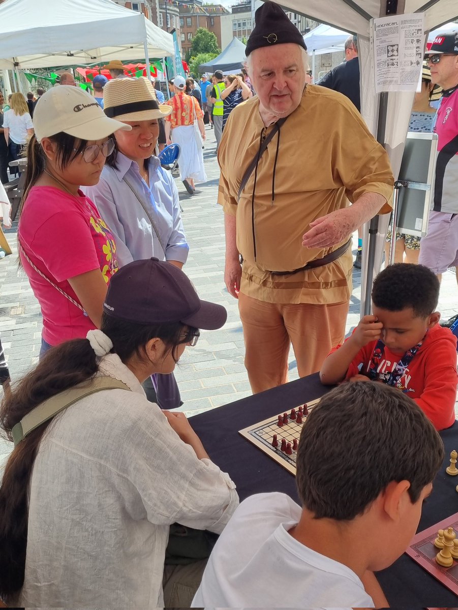 LelluR's tweet image. Another #SaxonFayre by @RBKheritage at Canbury Gardens this weekend.
@KingstonChess will be taking part again.
Athels' Town: Saxon Encampment and Reenactment โ Kingston Heritage share.google/qwxNG78ie3Rd9Sโฆ