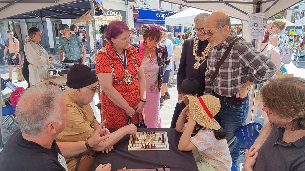 LelluR's tweet image. Another #SaxonFayre by @RBKheritage at Canbury Gardens this weekend.
@KingstonChess will be taking part again.
Athels' Town: Saxon Encampment and Reenactment โ Kingston Heritage share.google/qwxNG78ie3Rd9Sโฆ