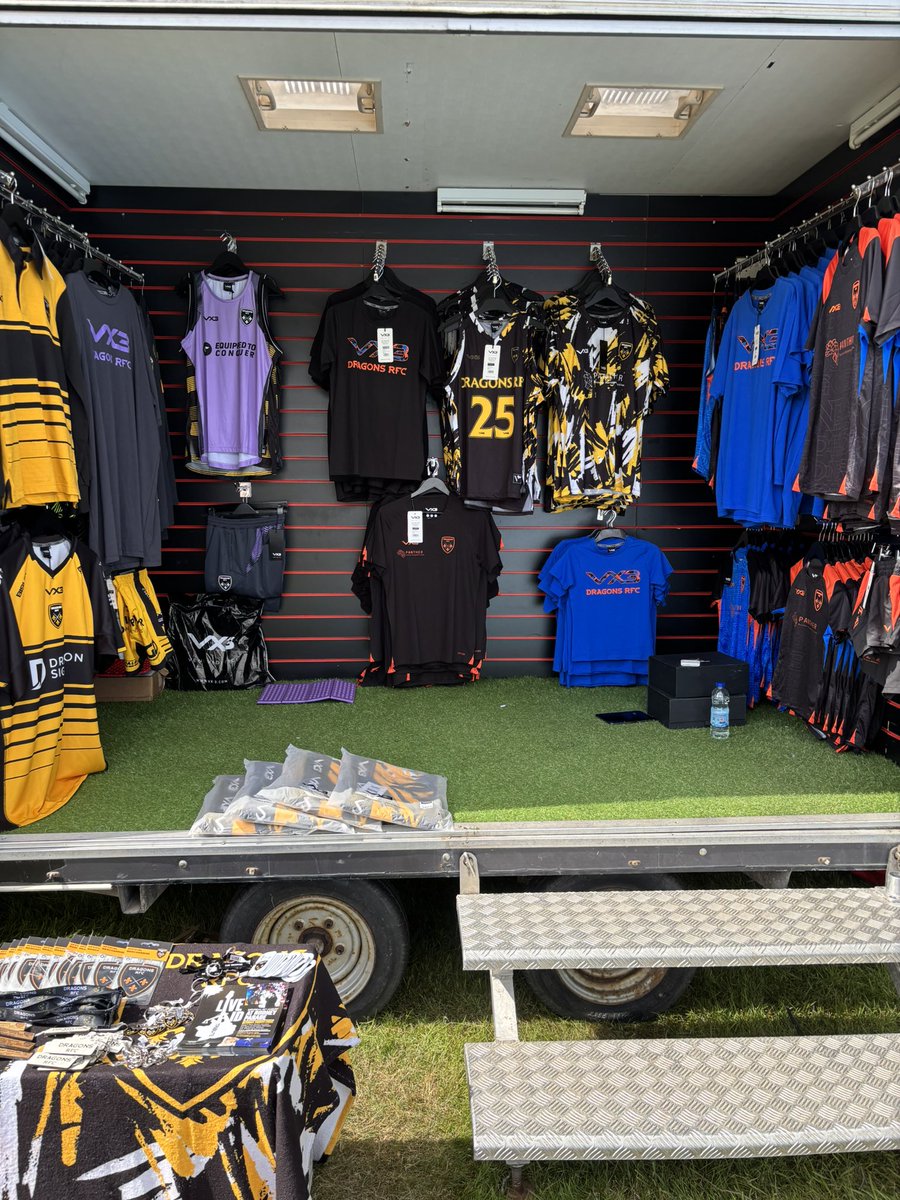 DRA_Community's tweet image. ๐ Community | Royal Welsh
DAY 2
Suns out, ques on the passing cage, shops open .
Pop down to the Sports Village to see us ๐
@dragonsrfc
Community, commercial, retail/fan engagement / Rugby all working together.
#dreamteam
#WeAreGwentRugby