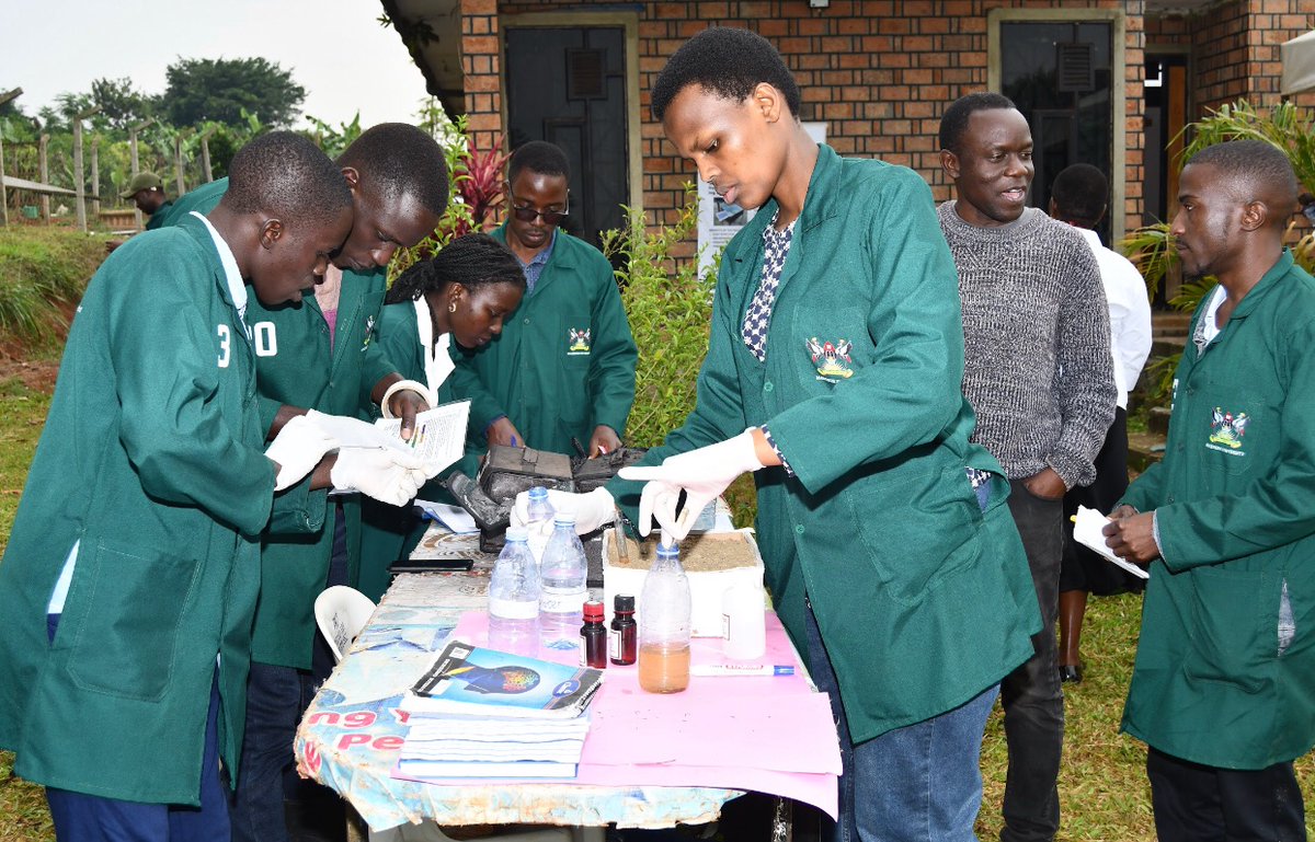 MakCAES's tweet image. Field Day and End of Students’ Internship: @MakCAES students Exhibit a range of activities and skills got during the 8-weeks period at Mbulamu Integrated Farm.
