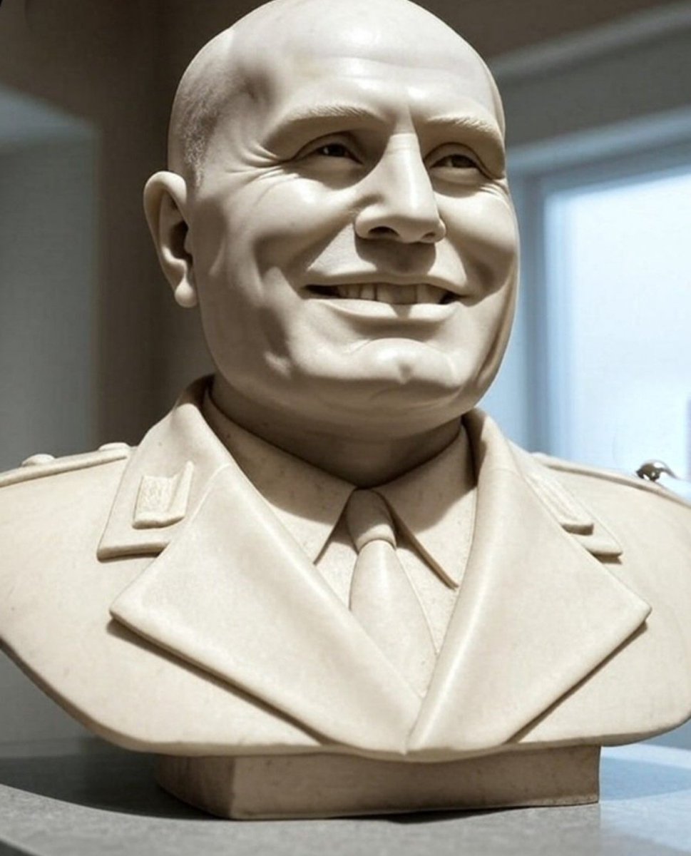 confundustria's tweet image. Dopo il tweet di La Russa sull'indignazione per il monumento a Matteotti vandalizzato, il busto di Mussolini in casa di Ignazio...
