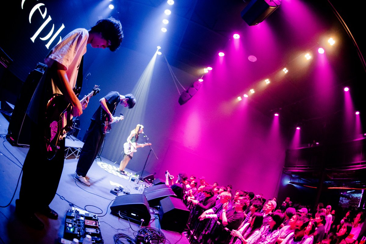 razorriff_th's tweet image. Photos from @cephaloband Live in Bangkok are now available to view at razorriff.com/gallery/cephal…
(📸 ohm.sakkrarin)