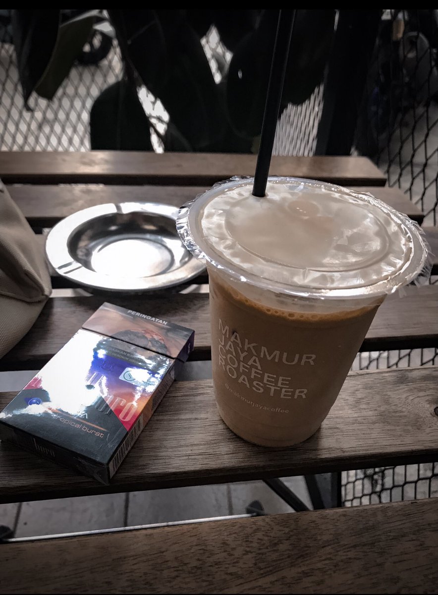 Gmonad.
Take a break a while in one of the most crowded coffee shop in town.