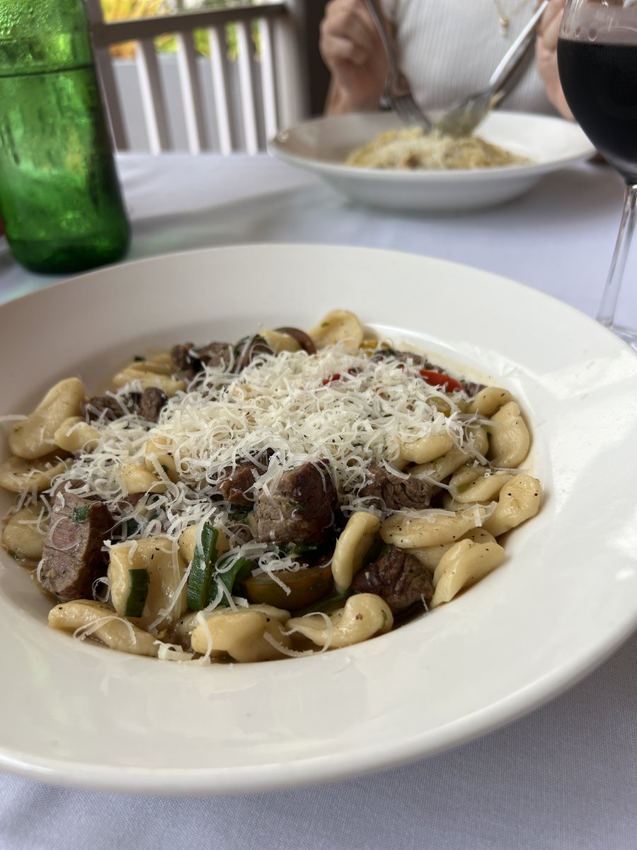 ケアッピのブランチ🍴
今日はモニカが付き合ってくれた💚
#イタリア人が作るイタリアン🇮🇹
#移民が多いから本場の味が楽しめる
#赤ワインこぼしてシミできた
#ケアンズ大好き
@puccolloCucina