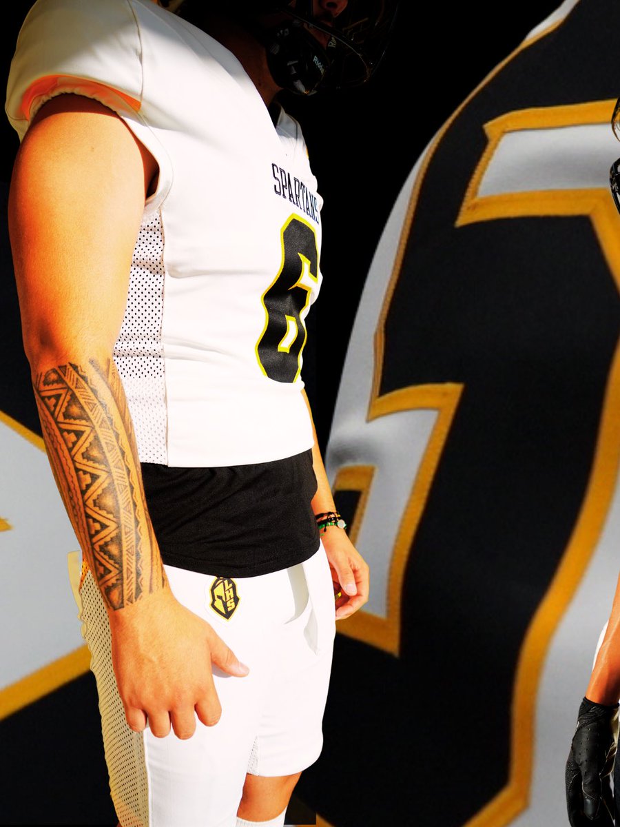 LHSSpartansFB's tweet image. New look. 👀 Same fire. 🔥
📸: High Tech Sports Network
#lathropfootball #LHS #spartannation #spartanstrong #blackandgold #footballfam #2025season #letsgo #varsity #jerseyreveal #samegrit #newseason