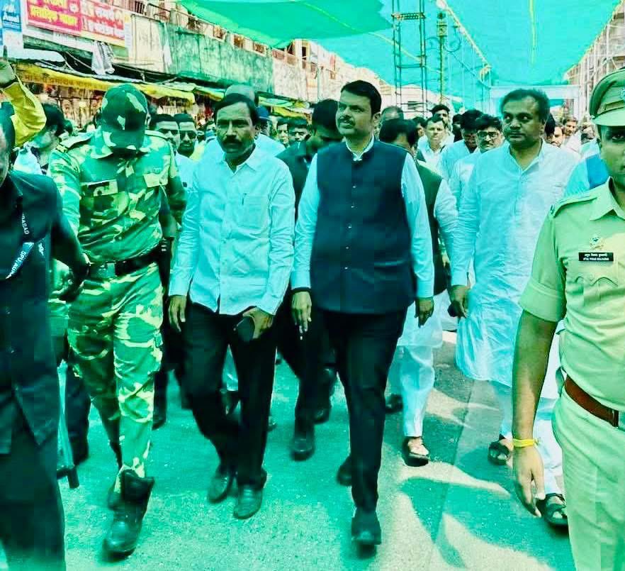 Nitinkalebjp's tweet photo. राष्ट्रप्रथमच्या विचारांवर 
 देवेंद्रजींच्या नेतृत्वात महाराष्ट्र समृद्धीच्या मार्गावर...

नव महाराष्ट्राचे शिल्पकार, महाराष्ट्रसेवक, मा. मुख्यमंत्री श्री. देवेंद्रजी फडणवीस साहेब यांना वाढदिवसाच्या हार्दिक शुभेच्छा!

#HBDDevaBhau

@Dev_Fadnavis https://t.co/3zbI7UZN9y