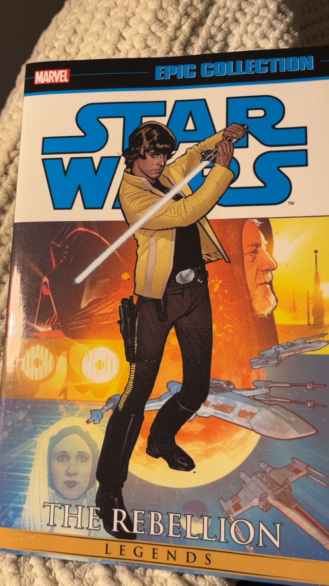 SCentralized's tweet image. Reading Rebel Heist issue by issue each night of this week :)
