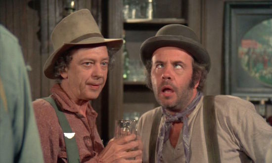 ClassicMovieHub's tweet image. Don Knotts and Tim Conway in The Apple Dumpling Gang... classicmoviehub.com/blog/don-knott…