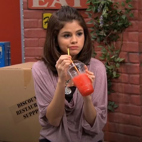 raresblvd's tweet image. selena gomez, born to a poor family as a product of teenage pregnancy, started working at the age of 7 just to afford bills, and is now a billionaire with a thriving acting and music career, and a successful beauty brand; happy birthday to my role model