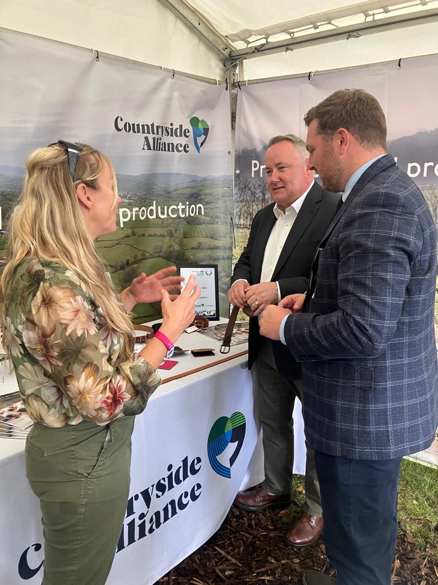 CAevs's tweet image. Great to have @DarrenMillarMS @PaulDaviesPembs and @SKurtzCWSP calling by for a chat, always keen to hear about our campaigns and particularly interested in our National Award winner @CoterieLeather - what a story, sustainable business at its finest.