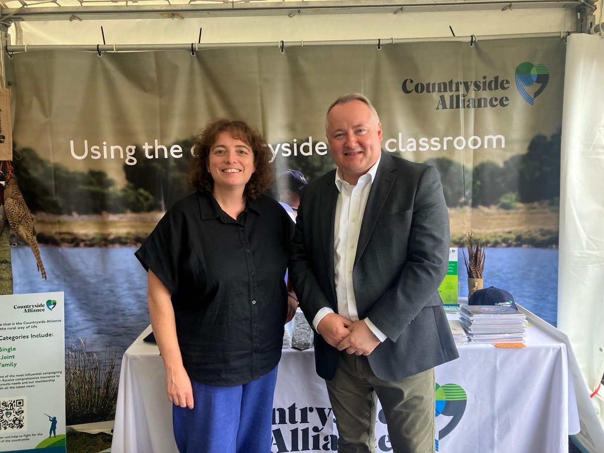 CAevs's tweet image. Great to have @DarrenMillarMS @PaulDaviesPembs and @SKurtzCWSP calling by for a chat, always keen to hear about our campaigns and particularly interested in our National Award winner @CoterieLeather - what a story, sustainable business at its finest.