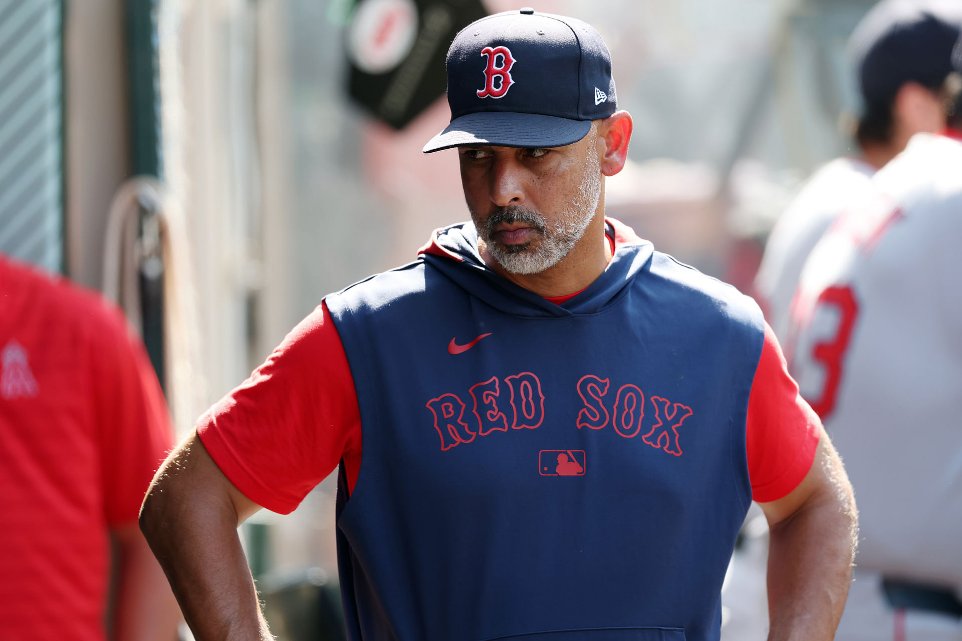 Despite a fun All-Star break at a Coldplay concert, backlash follows Alex Cora while the Red Sox's 10-game winning streak is snapped in a frustrating loss to the Cubs. sportskeeda.com/baseball/news-…