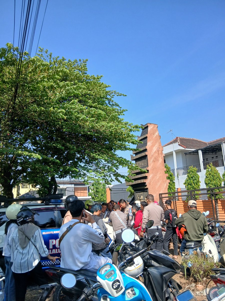 Niat mau nge-gym eh kenak tilang 
Motor di sita pula 😶😶😶