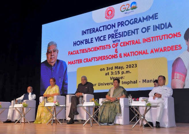 nongshaBytes's tweet image. #JagdeepDhankhar on 3rd May 2023
libtards & slaves of militants want the nation to believe that the violence in Manipur started precisely at this moment, by the man to his right.
do u see how that story doesnt add up, or are u ๐ง dead?