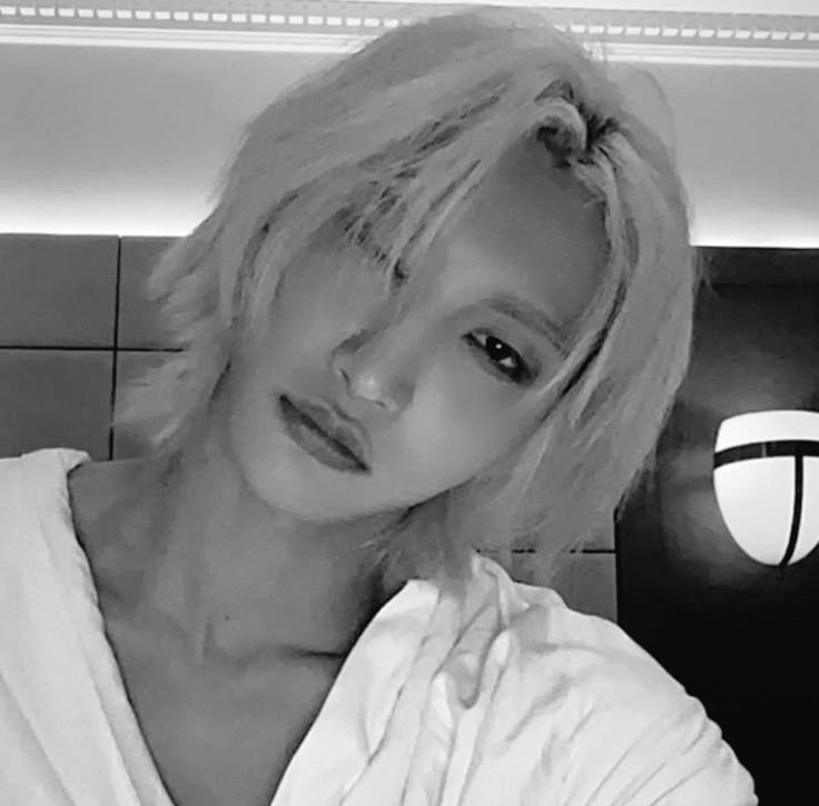 knowlixir's tweet image. #matz mini au! 🔞
"Good manners"
Onde Hongjoong, um garoto rebelde concorda em (pela primeira vez) se dedicar em um trabalho escolar quando escuta que iria fazê-lo na casa de Wooyoung.
Onde Seonghwa fica feliz ao descobrir que iria receber a visita do amigo chato de seu filho.