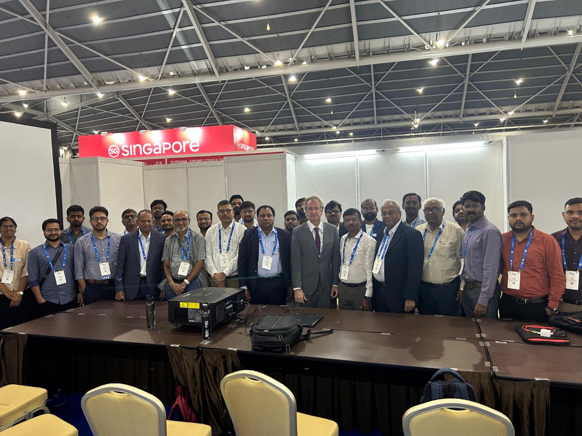 sasraj17's tweet image. Indian delegation making a strong mark at #IAHR2025! Honour to showcase India’s vibrant hydro-environment community with IAHR leaders.
Excited for #IAHRHackathon2025 @IITMadras &amp;amp; #CoastLab2026-India is fast becoming a hub for hydro-environment innovation! 📷
#IndiaAtIAHR