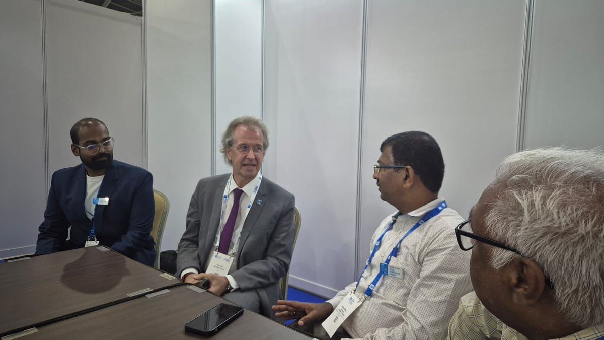 sasraj17's tweet image. Indian delegation making a strong mark at #IAHR2025! Honour to showcase India’s vibrant hydro-environment community with IAHR leaders.
Excited for #IAHRHackathon2025 @IITMadras &amp;amp; #CoastLab2026-India is fast becoming a hub for hydro-environment innovation! 📷
#IndiaAtIAHR