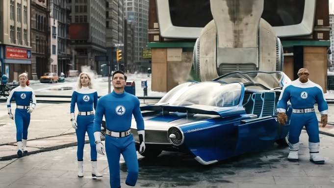 JuniorFett's tweet image. #TheFantasticFour has some of the most breathtaking sequences I've ever seen in a Marvel film. The SFX are a sight to behold. Matt Shakman crafts a beautiful love letter to Jack Kirby. Pascal and Kirbys chemistry is electric, and I needed more Thing and Herbie.