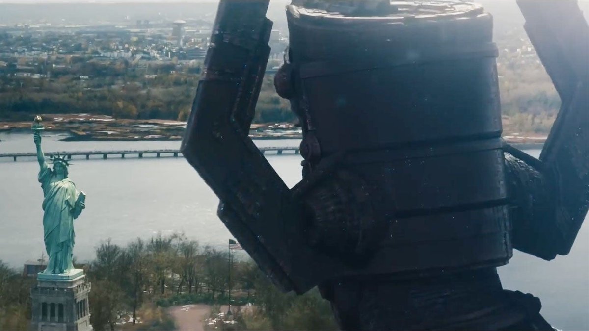 JuniorFett's tweet image. #TheFantasticFour has some of the most breathtaking sequences I've ever seen in a Marvel film. The SFX are a sight to behold. Matt Shakman crafts a beautiful love letter to Jack Kirby. Pascal and Kirbys chemistry is electric, and I needed more Thing and Herbie.