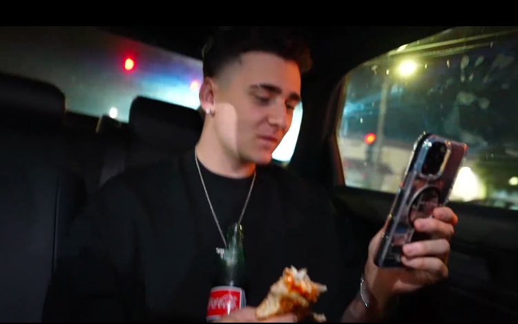 thugdih's tweet image. who’s handprint is that drew???