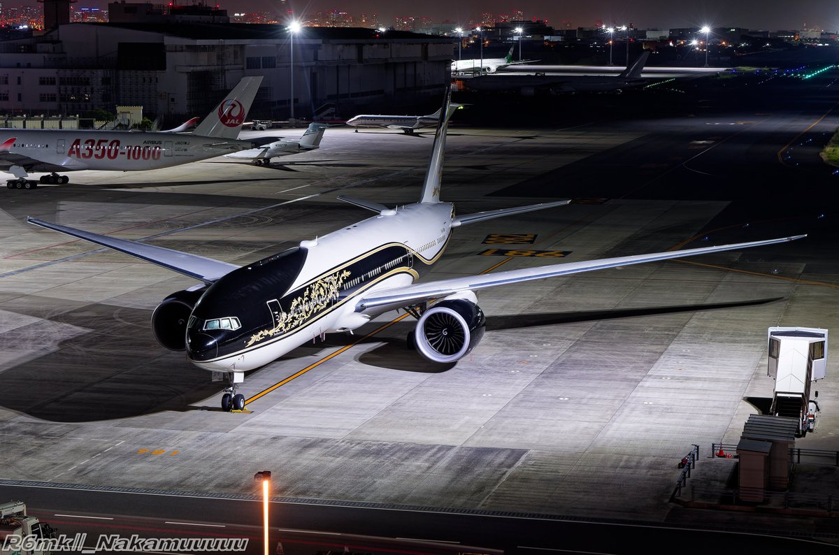 レアなドリームリフターがあなたのデスクに着陸 12月14日のセントレア～Antenna特別塗装機出発(ドリームリフター