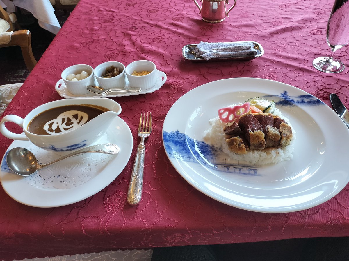 magusofthemoon1's tweet image. 朝食を食べてからチェックアウト後、海辺の文学記念館と竹島を探訪。
最後にホテルでランチタイムにカツレツカレーを食べて愛知旅行はフィニッシュ！東京に帰ります。