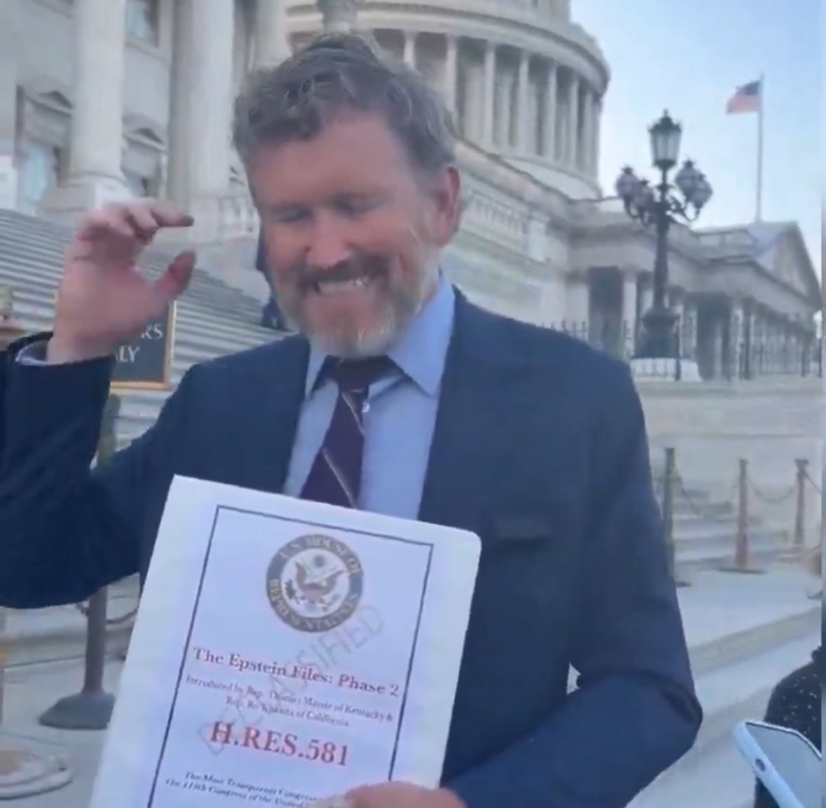 misfitpatriot_'s tweet image. Massie when he realizes all his supporters trashed the first round of “Binder People”.