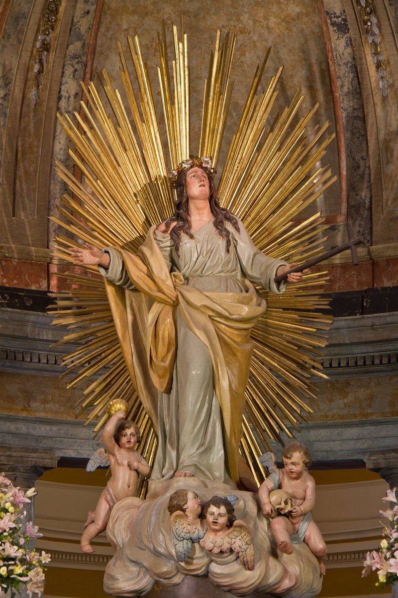 Santa María Magdalena, mujer de fe y amor ardiente, intercede por mí para que, como tú, siga a Cristo con el corazón arrepentido y entregado. Amén.
