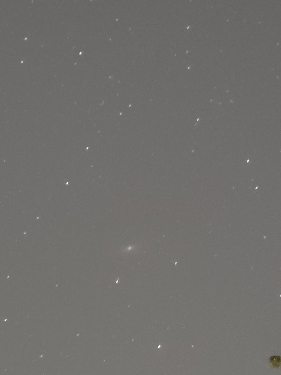 MattIngles1990's tweet image. Tho just a single 30 second exposure. Might be able to see the Andromeda galaxy. About 640-800 ISO gain (320 is actually better). When I really zoomed in on a Samsung Galaxy S24. And used manual focus. A lot of star trails or out of focus